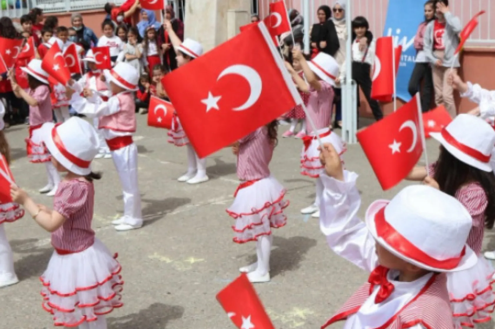 Yarın okullar tatil mi?