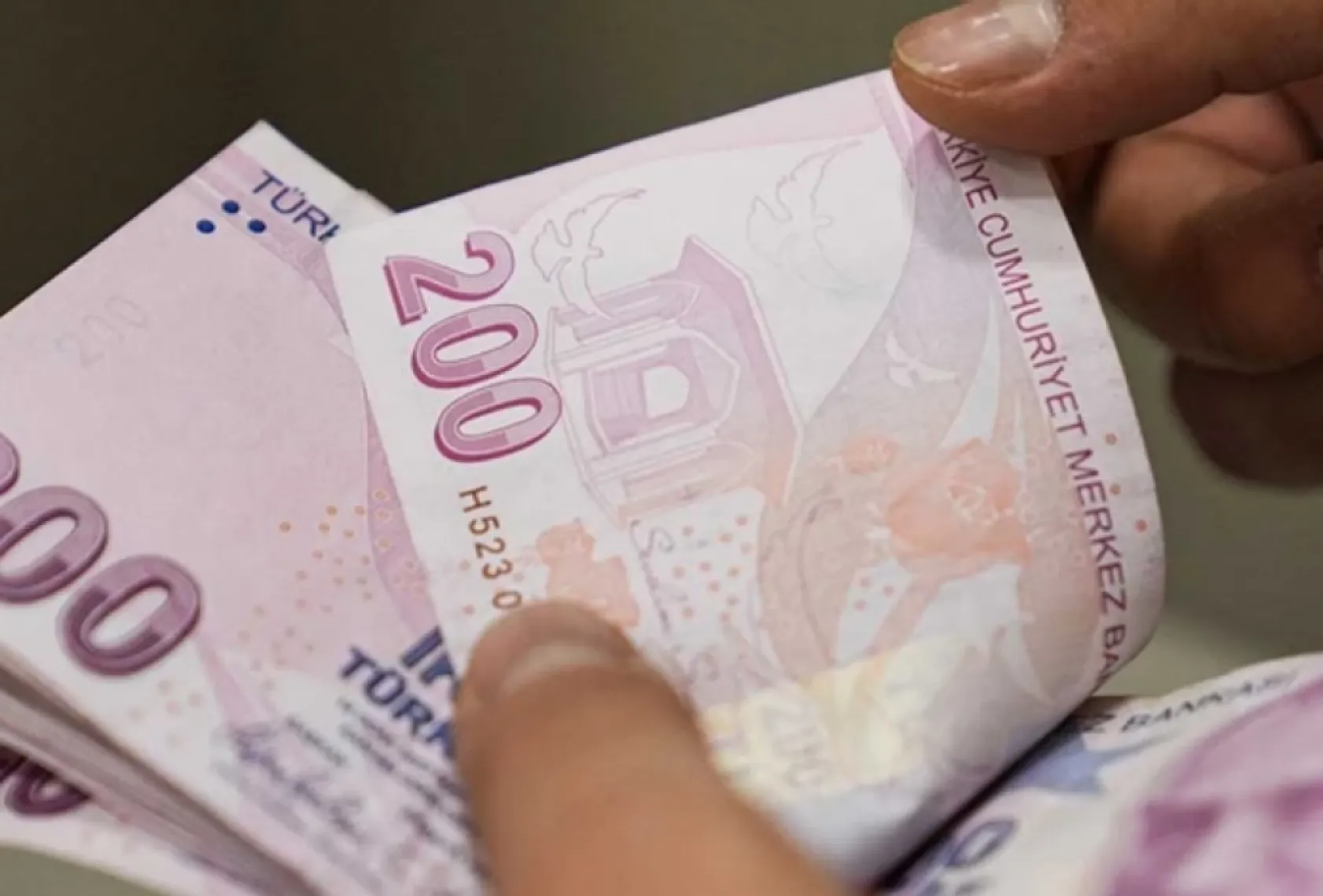 Konyalı siyasetçiden sert eleştiri: 'Emekliye, asgari ücretliye maaş değil adeta harçlık veriliyor'