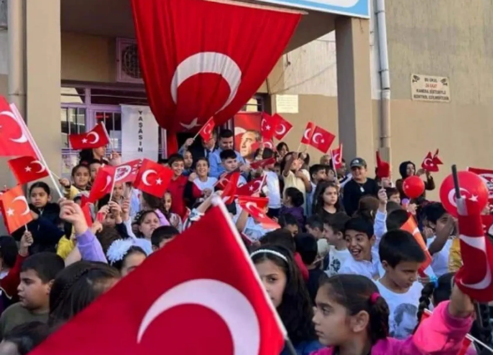 Yarın okullar tatil mi?