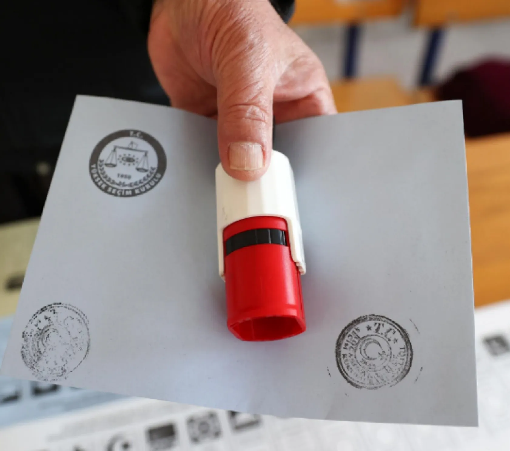 Konya'daki 8 adreste vatandaşlar seçime gitti:  Oy kullanma işlemi devam ediyor!