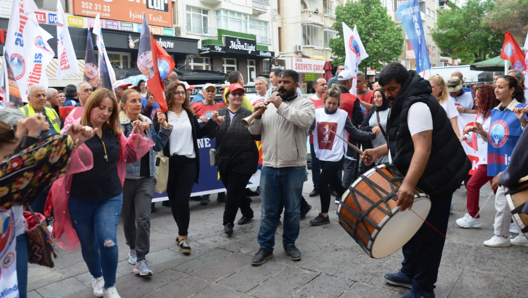 Birleşik Kamu-İş, 1 Mayıs'ı coşkulu kutladı