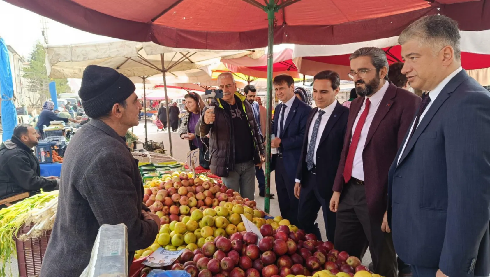 Deva Partisi Konya Büyükşehir Belediye Başkan Adayı Seyit Karaca, İlçelerde Halkla Buluşmalarını Sürdürüyor ve Sorunlara Çözüm Arıyornı Sürdürüyor ve Sorunlara Çözüm Arıyor