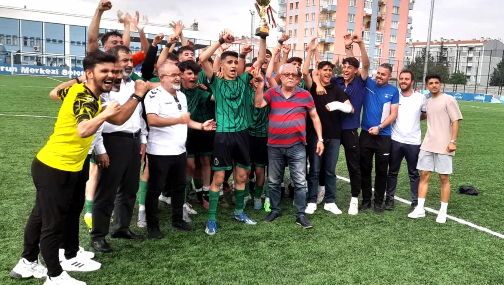 Karatay Belediyespor U17 Futbol Takımı, Liginde Şampiyon Oldu