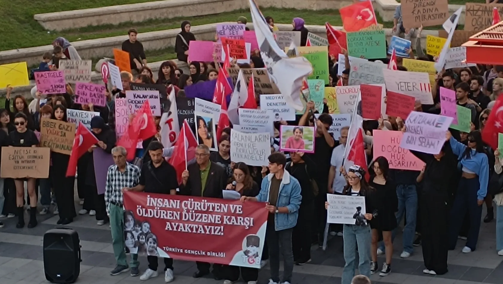 Konya'da Kadın Cinayetlerine Tepki: Gençler Sokaklara Döküldü