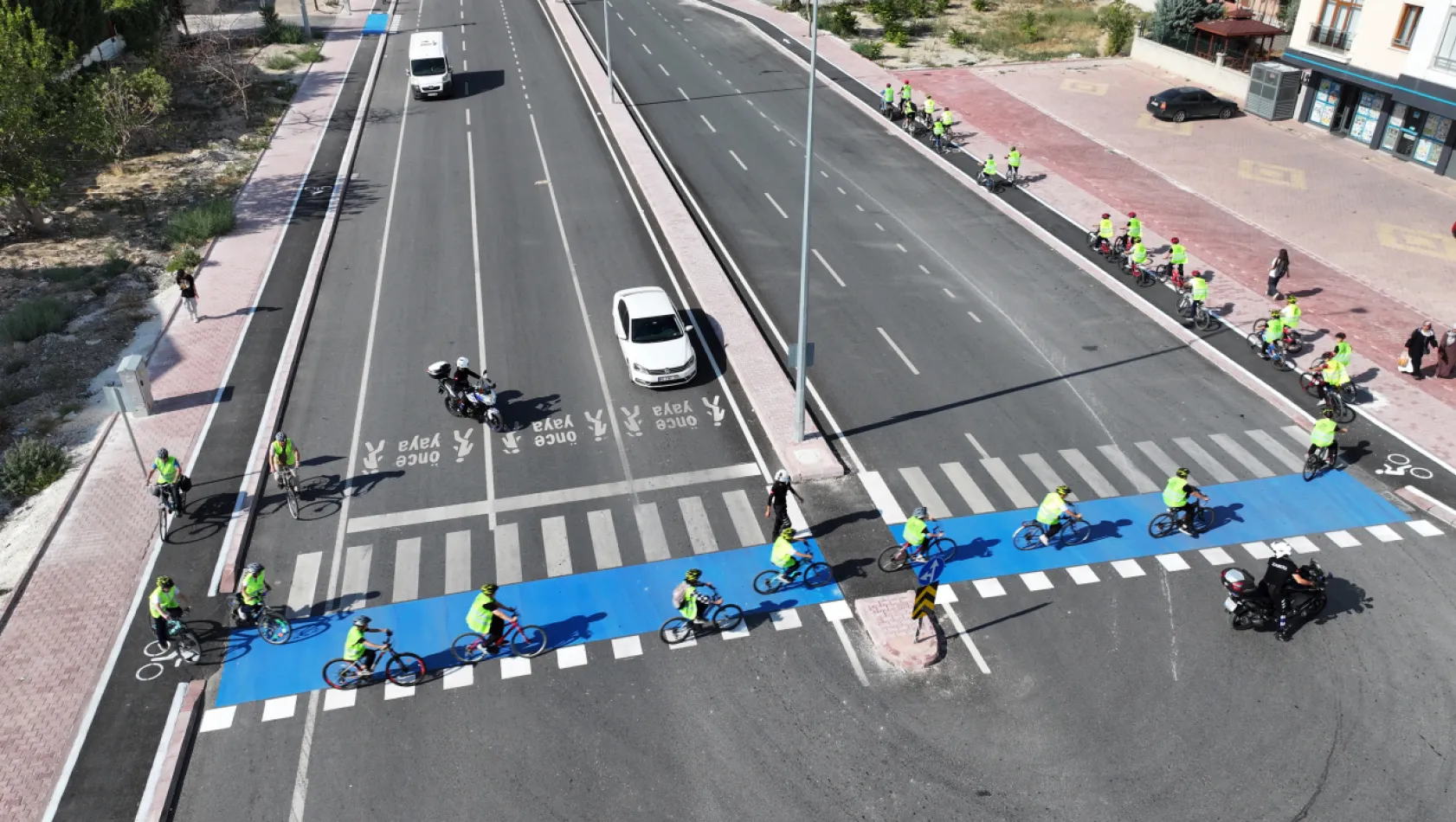 Konya'da Öğrenciler Bisikletle Güvenle Okula Ulaşıyor