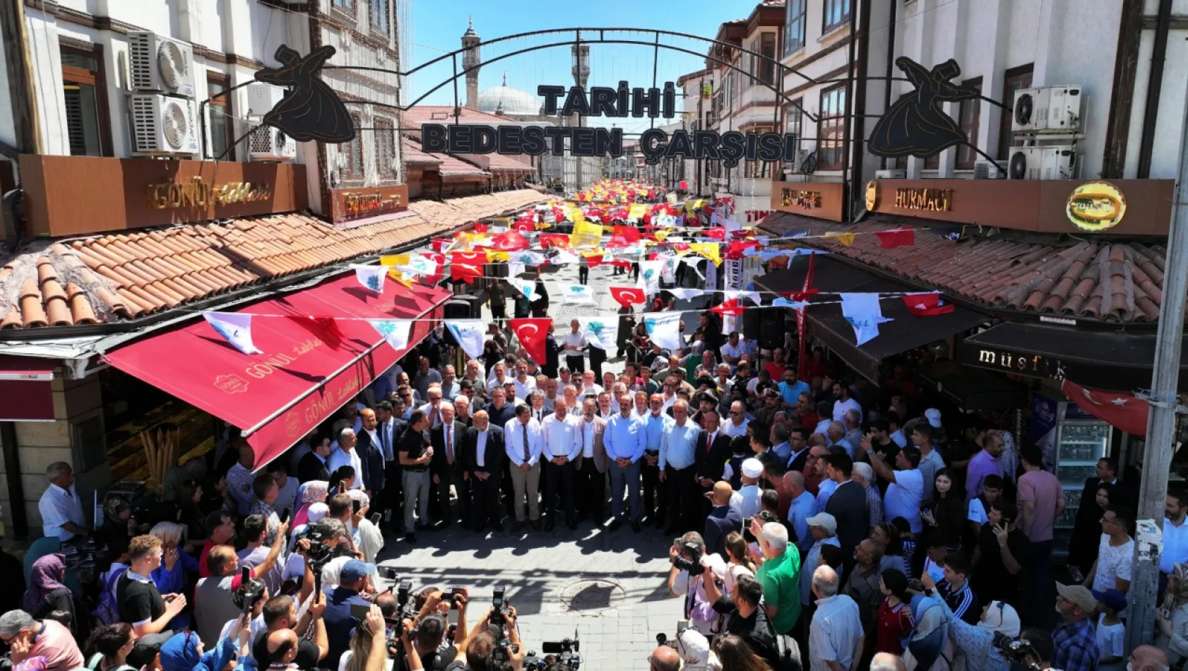 Selçuklu Belediyesi'nin Başkanı Muhtarlarla Bir Araya Geldi