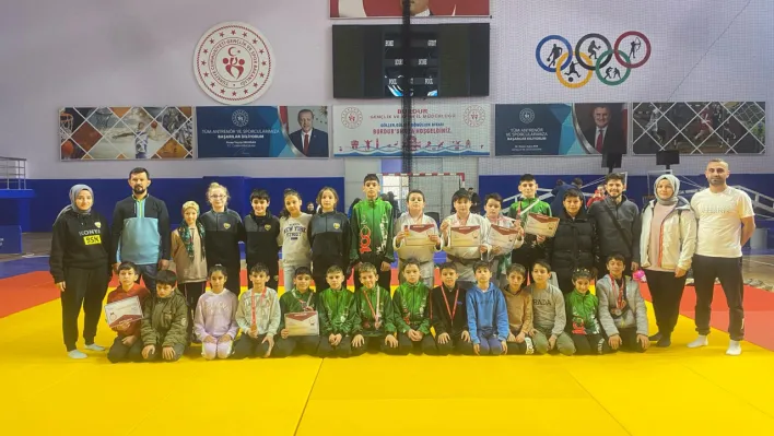 Judo Sporcuları Okul Sporlarında Madalyaları Topladı