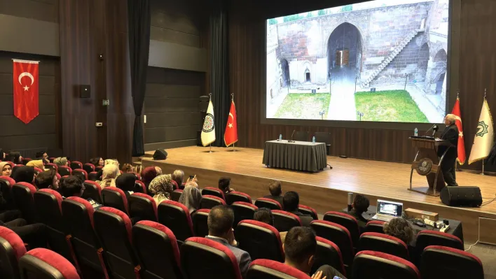 Karatay Belediyesi'nin Düzenlediği Celaleddin Karatay Konferansları Devam Ediyor