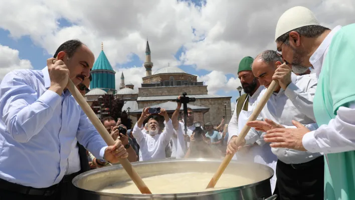 Konya, aşure geleneğini 'Huzur-ı Pir'de Aşure' programıyla yaşatıyor