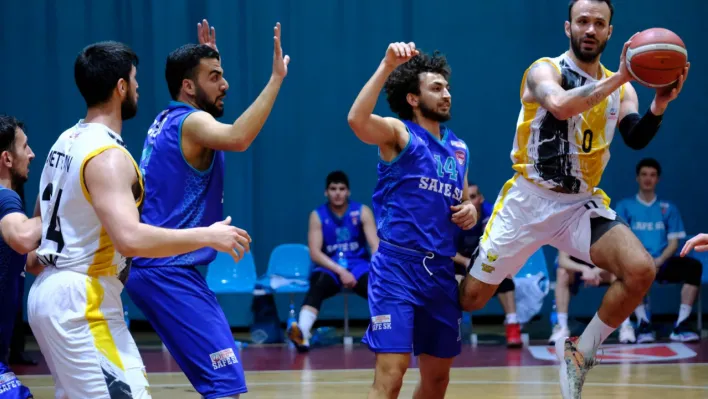 Konya Büyükşehir Belediyespor, Türkiye Basketbol 2. Ligi'nde Namağlup Şampiyonluk İçin Play-Off'a Yükseldi