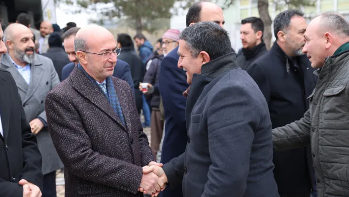 Konya'da Cuma Buluşmaları: Başkanlar Esnaf ve Vatandaşlarla Bir Araya Geldi