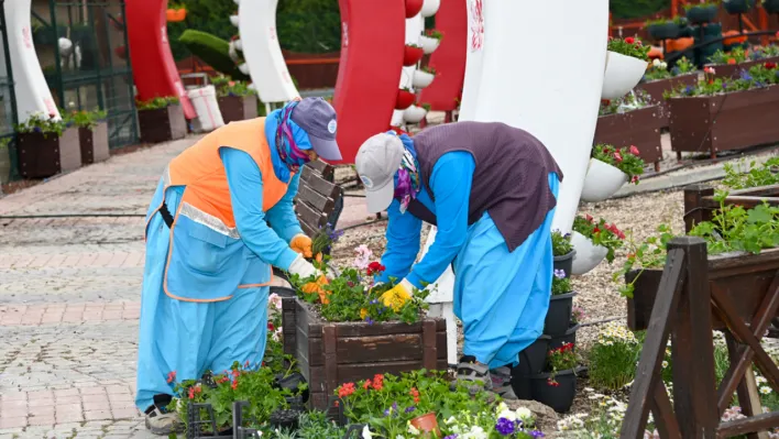 Selçuklu Çiçek Bahçesi Ziyaretçileri İle Buluşmak İçin Gün Sayıyor